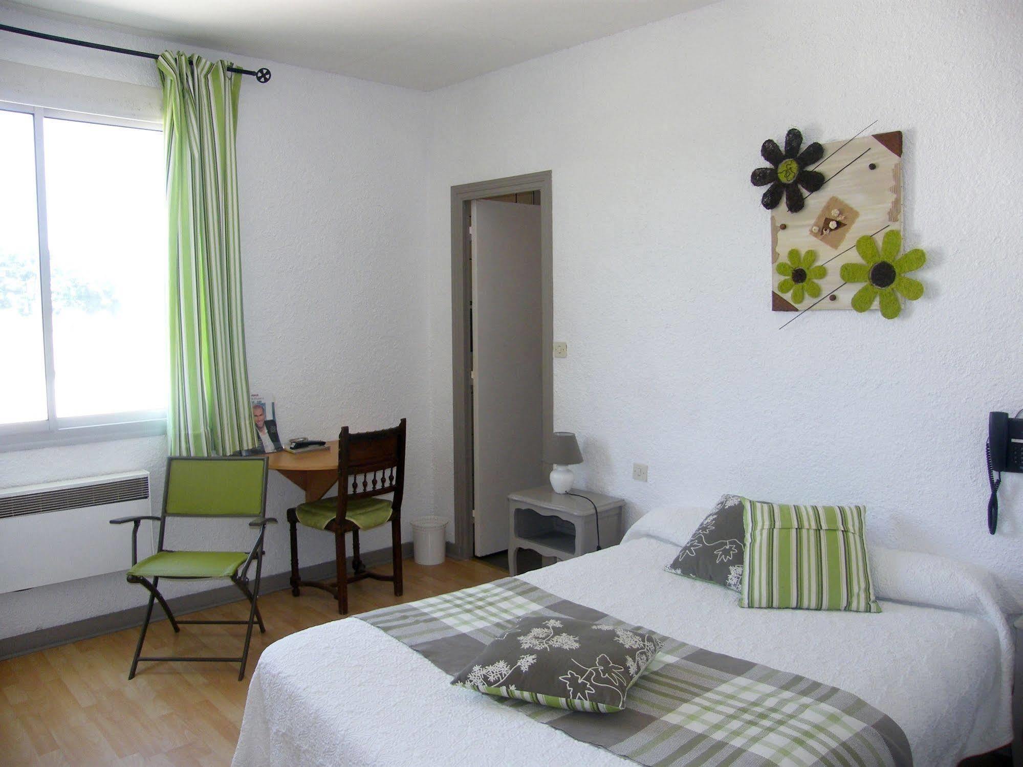 Hotel Le Week-End Plouider Exterior foto